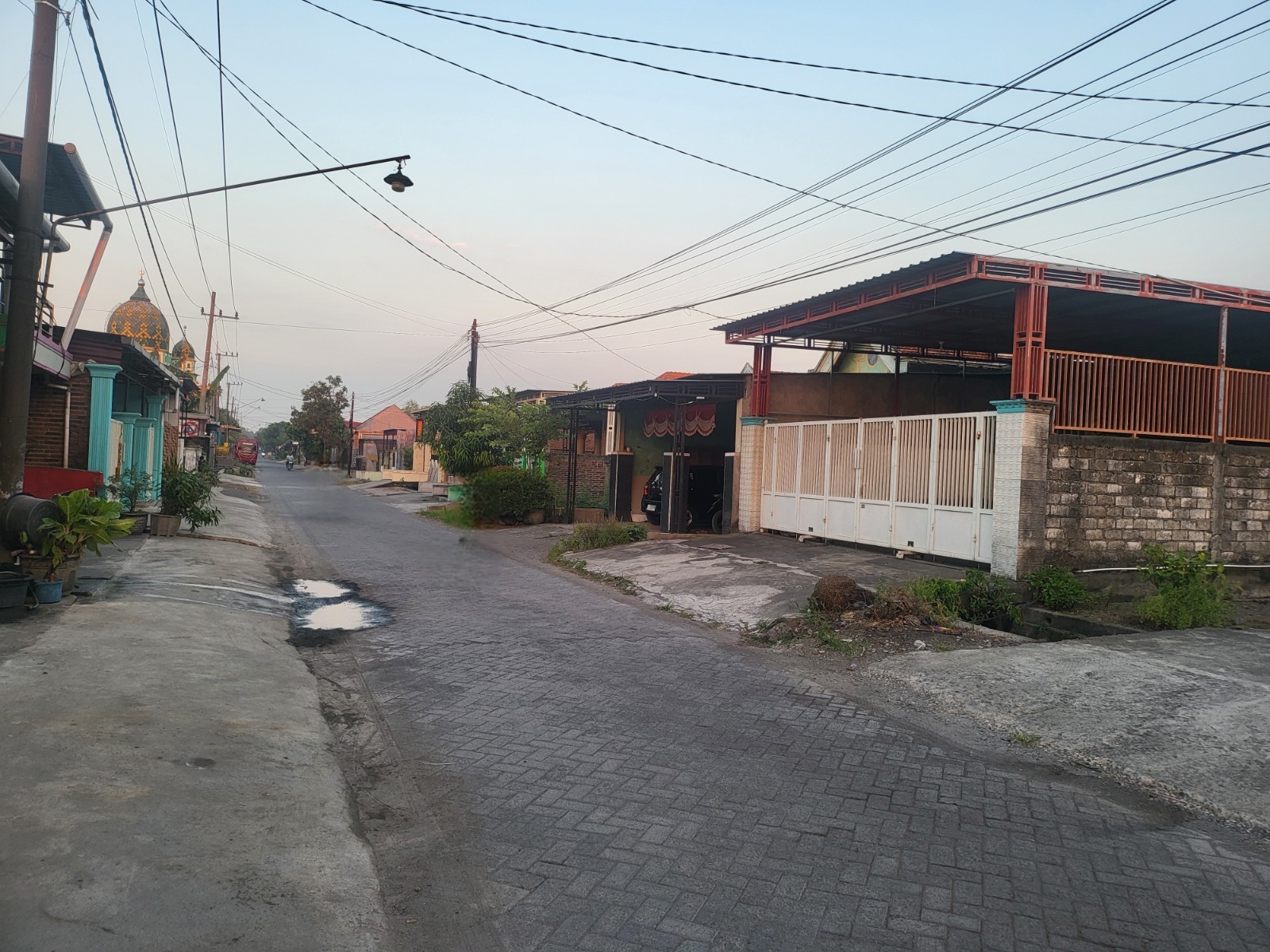Tampak Dalam
